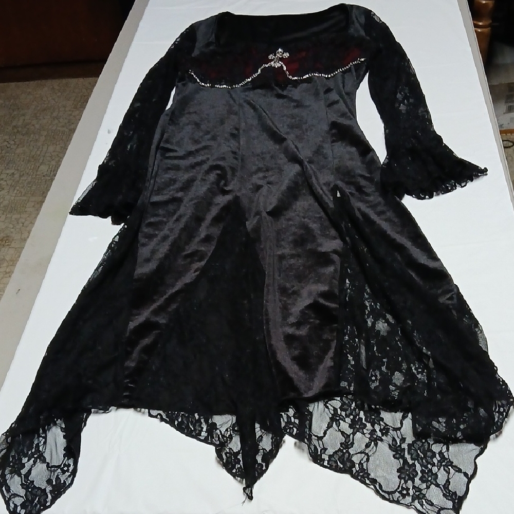 Gothic Black & Red Lace and Velvet Long Sleeve Midi Dress w/ Chain Detail Sz XL - Picture 5 of 16